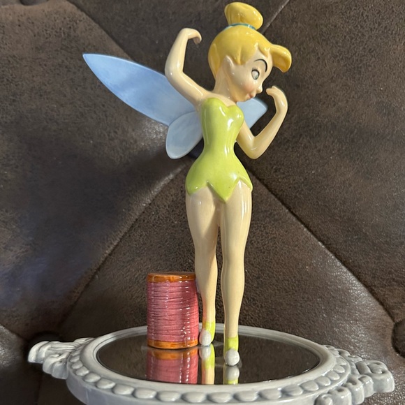 Royal Doulton Disney Showcase
PAN2 "PETER PAN / TINKER BELL" - Picture 2 of 9